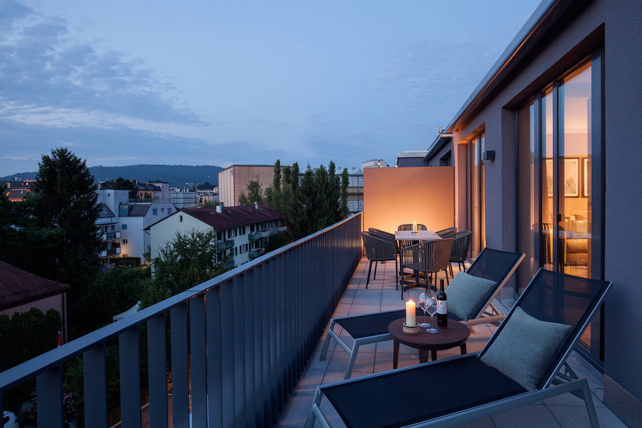 Rooftop Suite-Terrasse im ACASA Suites Zürich mit atemberaubender Aussicht