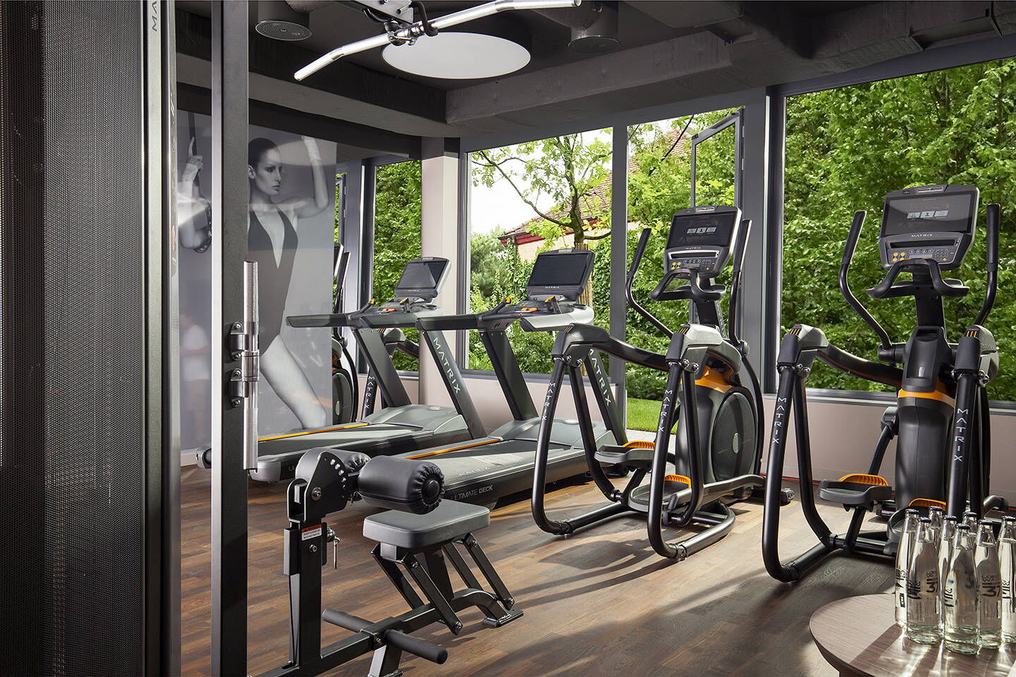 Fitnesscenter im ACASA Suites Zürich mit Cardio- und Kreislaufgeräten