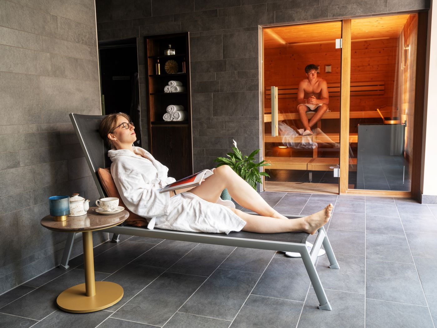 Spa avec salle de repos et sauna à l'hôtel Acasa Suites Zurich Oerlikon
