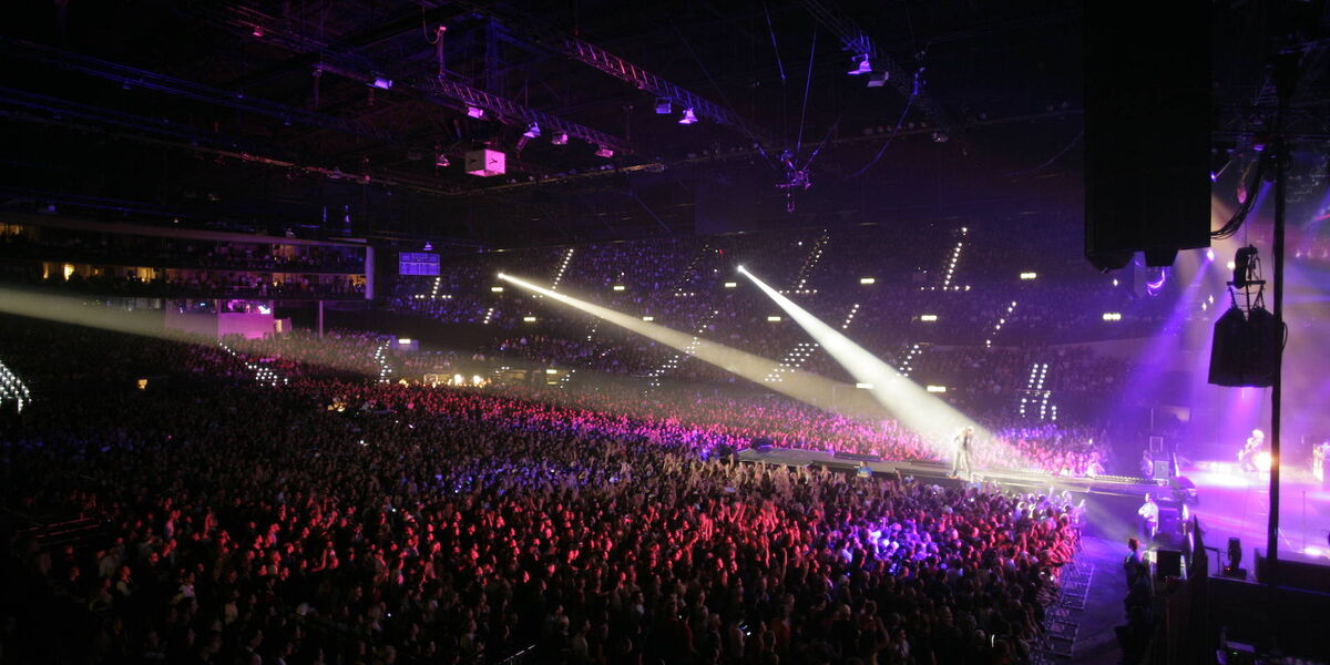 Hallenstadion und Eventhalle 662 sind wenige Gehminuten vom ACASA Suites entfernt